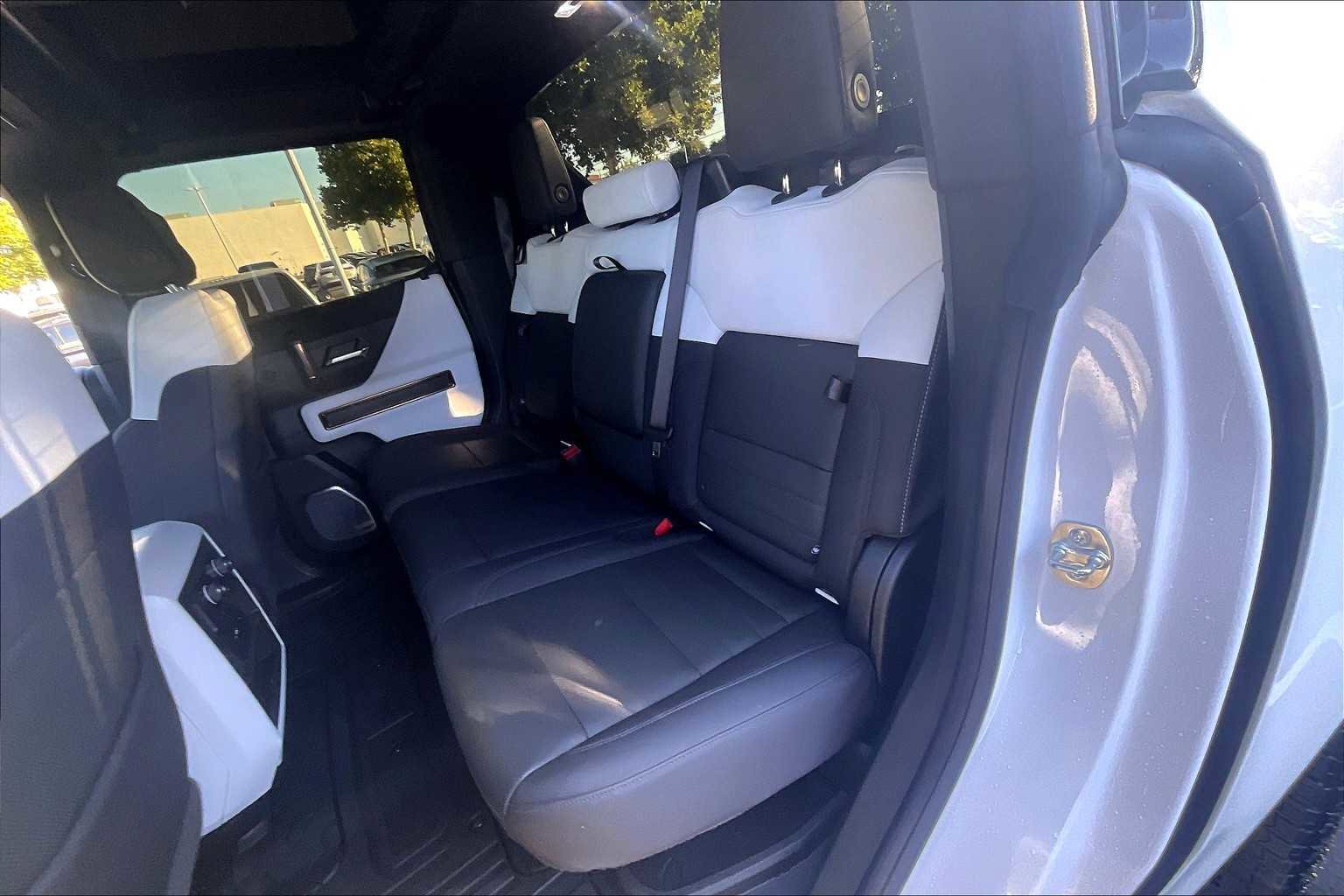 Used 2025 GMC Hummer EV 2X image 29