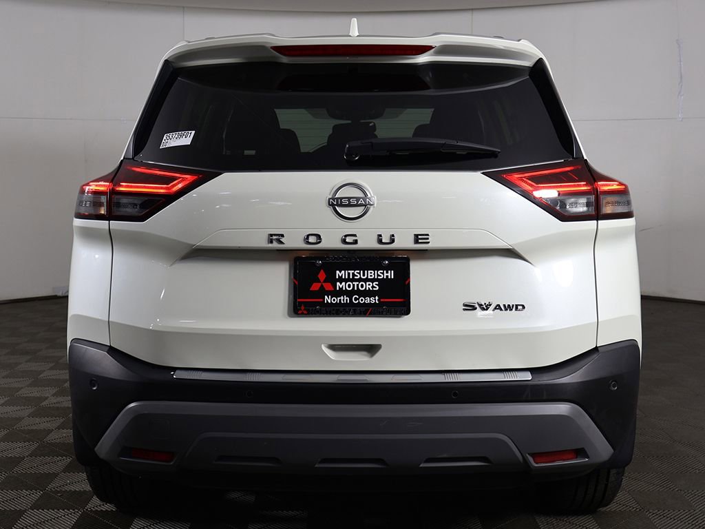 Used 2023 Nissan Rogue SV w/ SV Premium B Package image 12