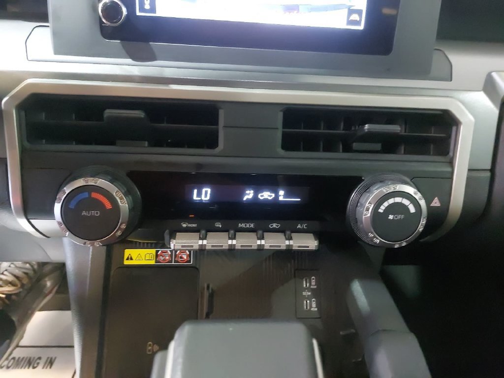 Used 2024 Toyota Tacoma SR5 w/ SR5 Upgrade Package AWD/4WD image 22
