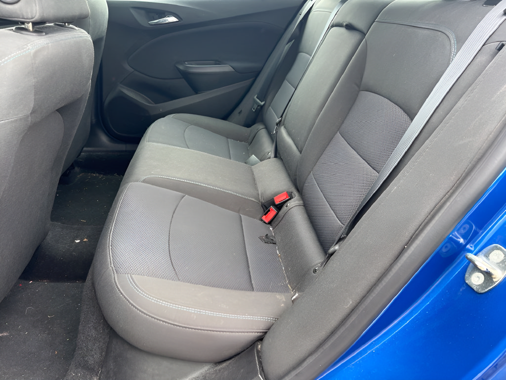 Used 2018 Chevrolet Cruze LT w/ Convenience Package FWD image 11