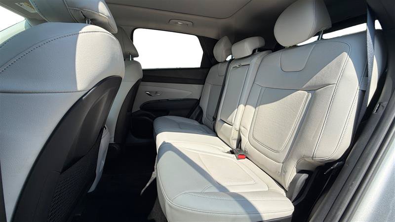 Used 2025 Hyundai Tucson Limited FWD image 16