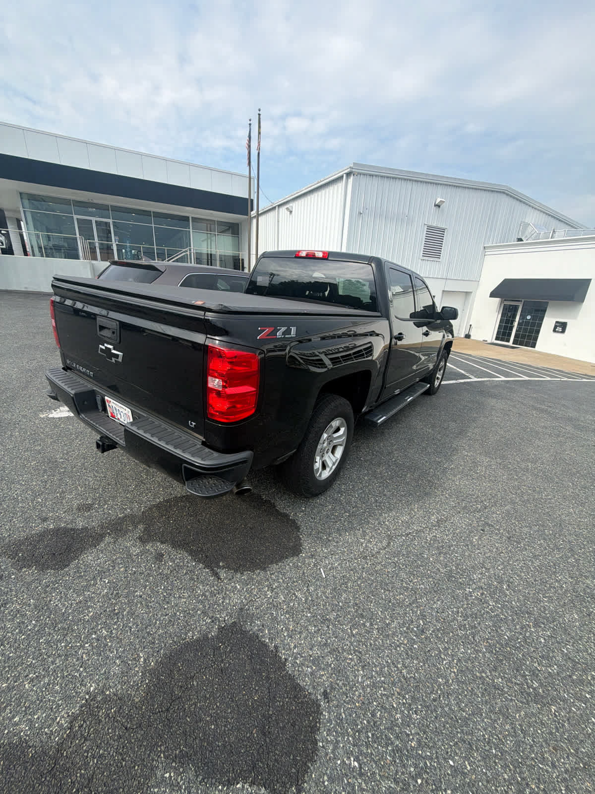 Used 2018 Chevrolet Silverado 1500 LT w/ All Star Edition AWD/4WD image 3
