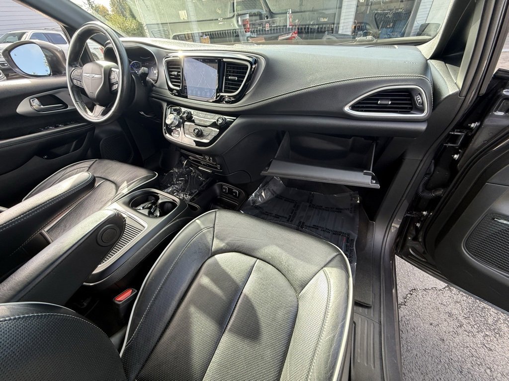 Used 2020 Chrysler Pacifica Limited w/ Advanced Safetytec Group image 29