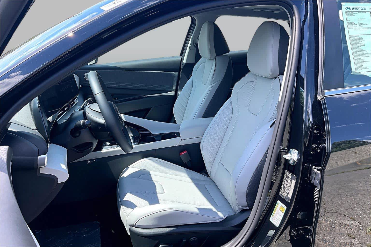 New 2026 Hyundai Elantra Limited FWD image 15