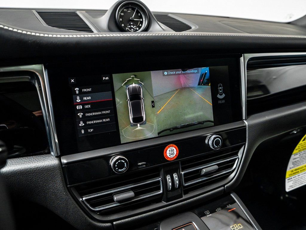 Certified 2025 Porsche Macan image 18