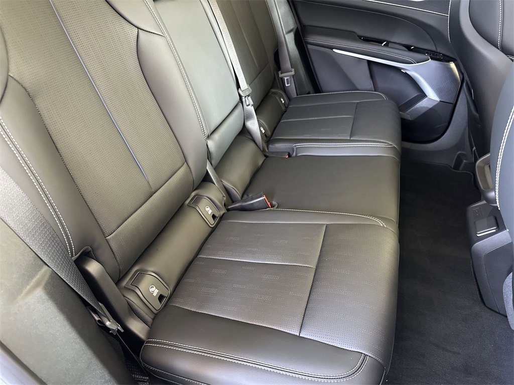 New 2026 Cadillac Lyriq V image 36