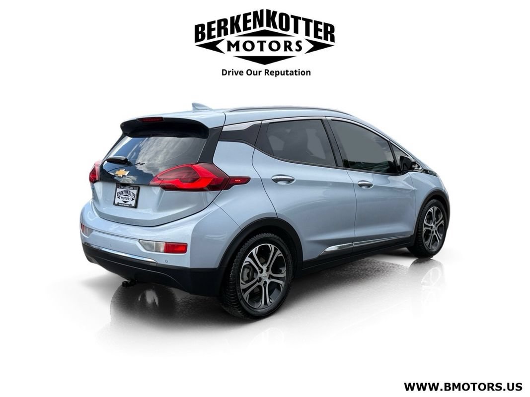 Used 2018 Chevrolet Bolt Premier w/ Driver Confidence II Package FWD image 3
