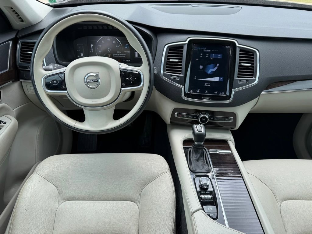 Used 2019 Volvo XC90 T5 Momentum FWD image 16