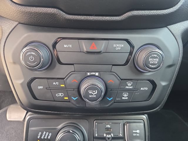 Used 2019 Jeep Renegade Limited w/ Safety and Security Group AWD/4WD image 25