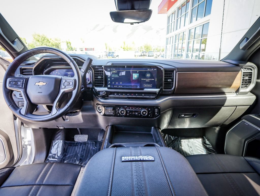 Used 2025 Chevrolet Silverado 2500 High Country w/ High Country Premium Package AWD/4WD image 18