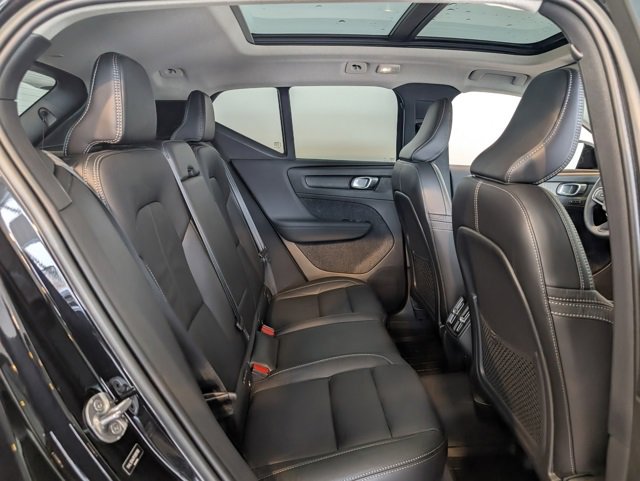 Used 2023 Volvo XC40 B5 Plus w/ Protection Package Premier image 26