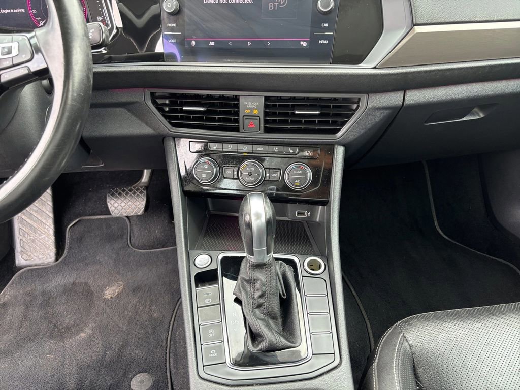 Used 2019 Volkswagen Jetta SEL Premium image 20