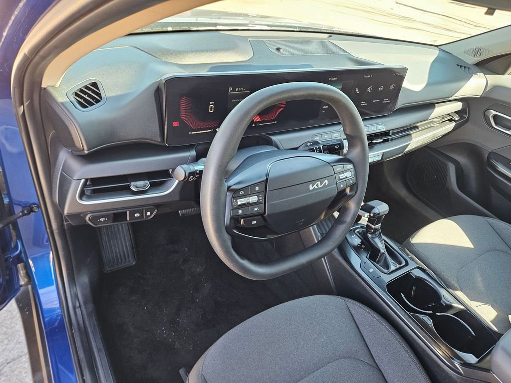 Used 2025 Kia K4 LXS image 13