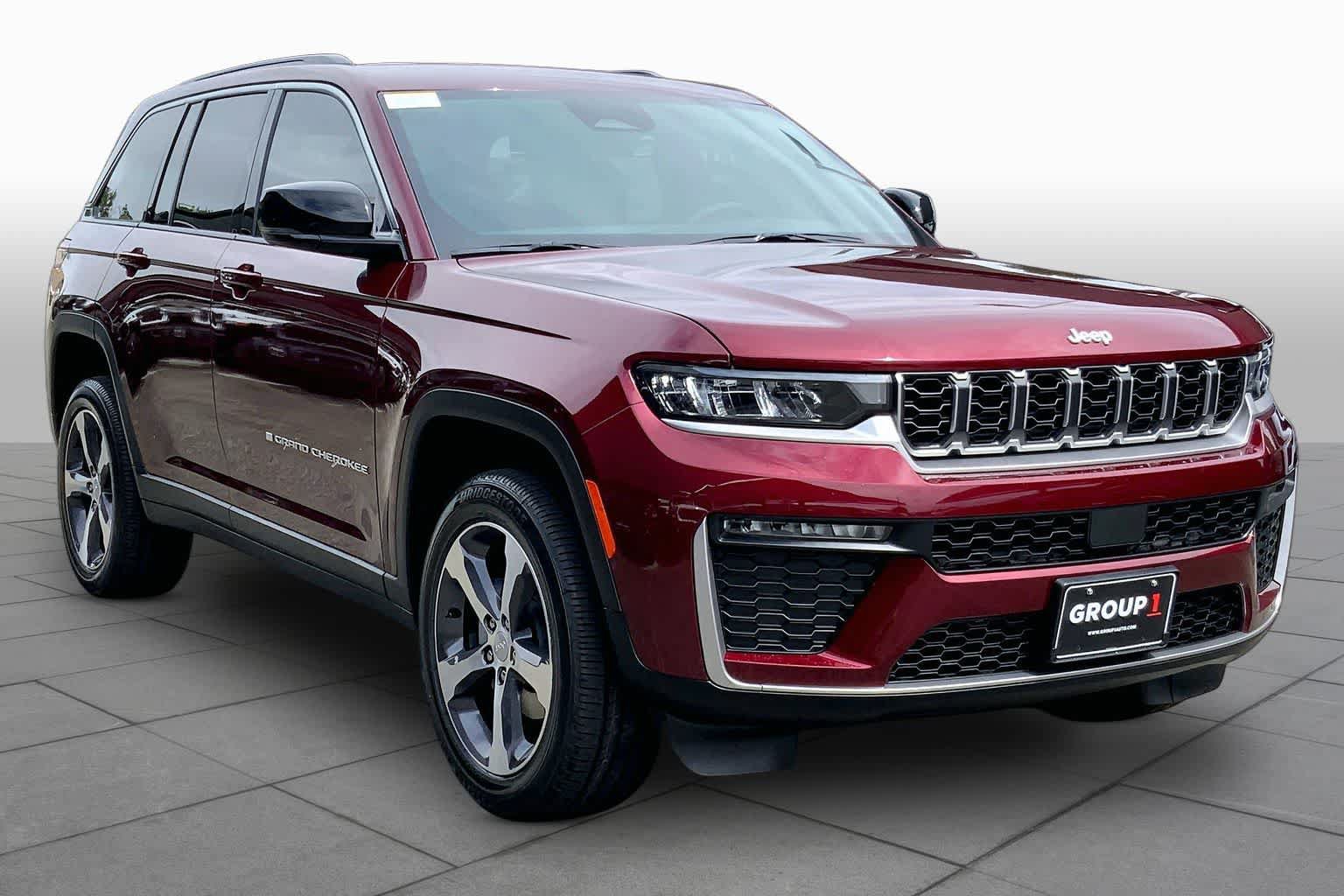 New 2026 Jeep Grand Cherokee Limited RWD image 2