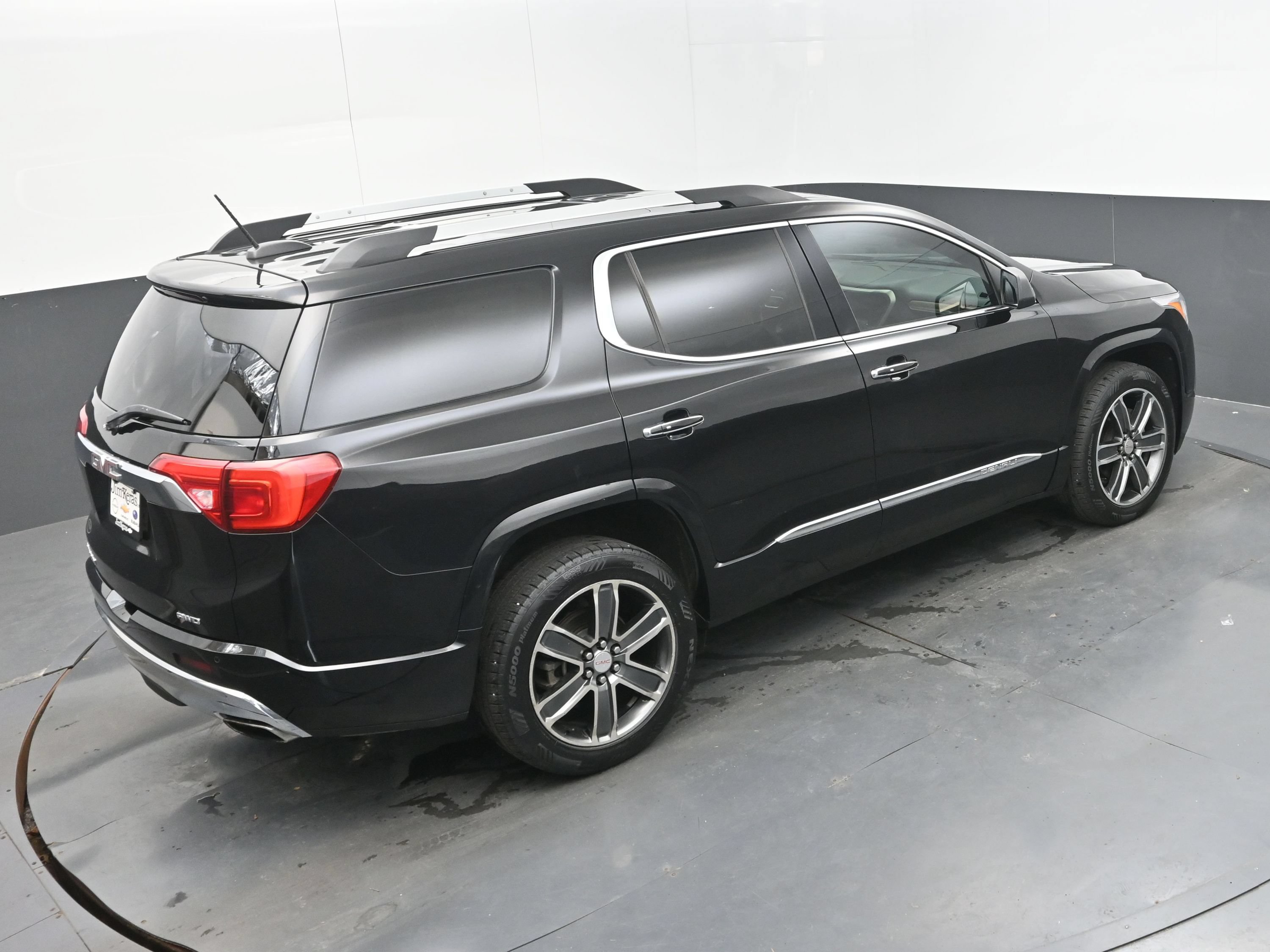 Used 2018 GMC Acadia Denali w/ Technology Package AWD/4WD image 34