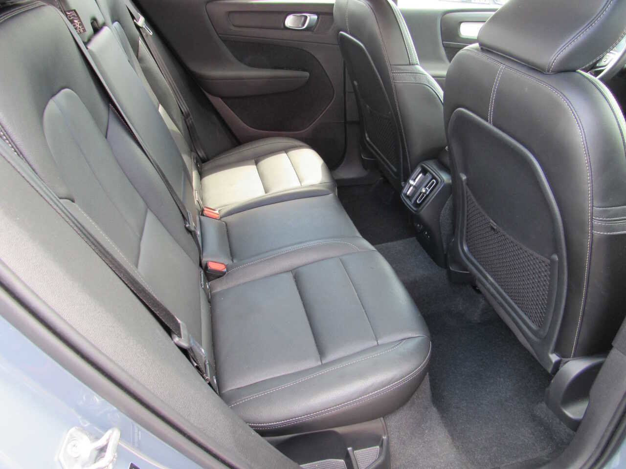 Used 2021 Volvo XC40 T5 Momentum image 10