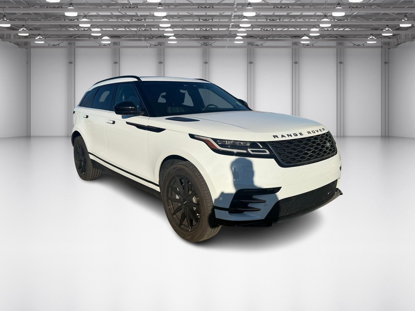 Used 2022 Land Rover Range Rover Velar R-Dynamic S image 3