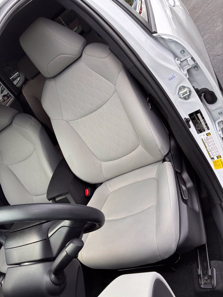 Used 2025 Toyota Corolla Cross L FWD image 19