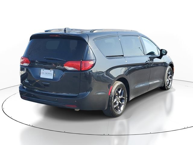 Used 2019 Chrysler Pacifica Touring-L Plus w/ S Appearance Package FWD image 4