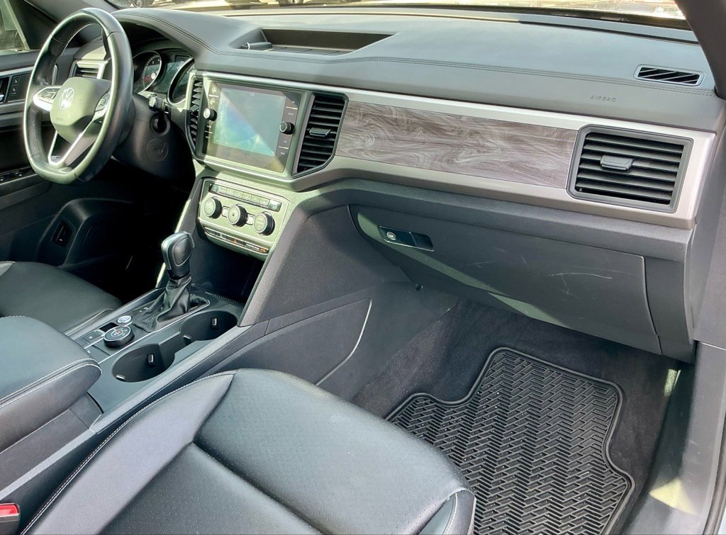 Used 2020 Volkswagen Atlas Cross Sport SE w/ Towing Package image 25