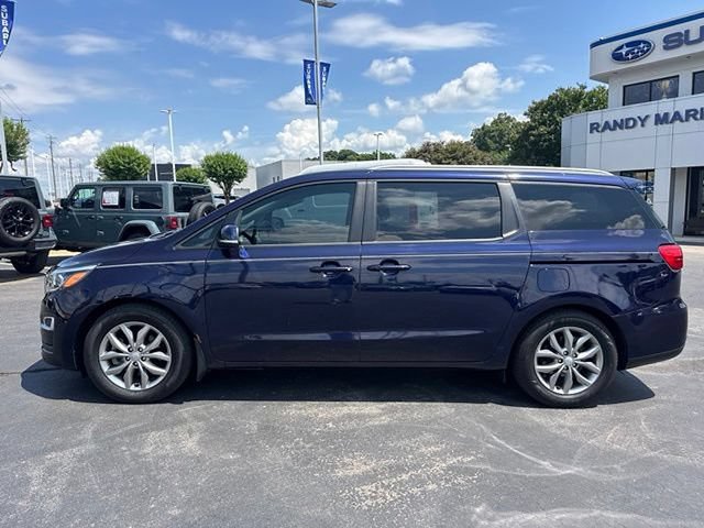 Used 2019 Kia Sedona EX FWD image 2