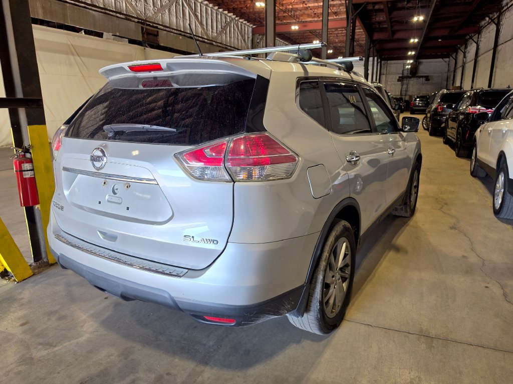 Used 2015 Nissan Rogue SL w/ SL Premium Package AWD/4WD image 2