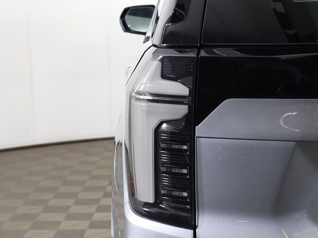 Used 2025 Chevrolet Tahoe High Country w/ Sun And Tow Package image 21