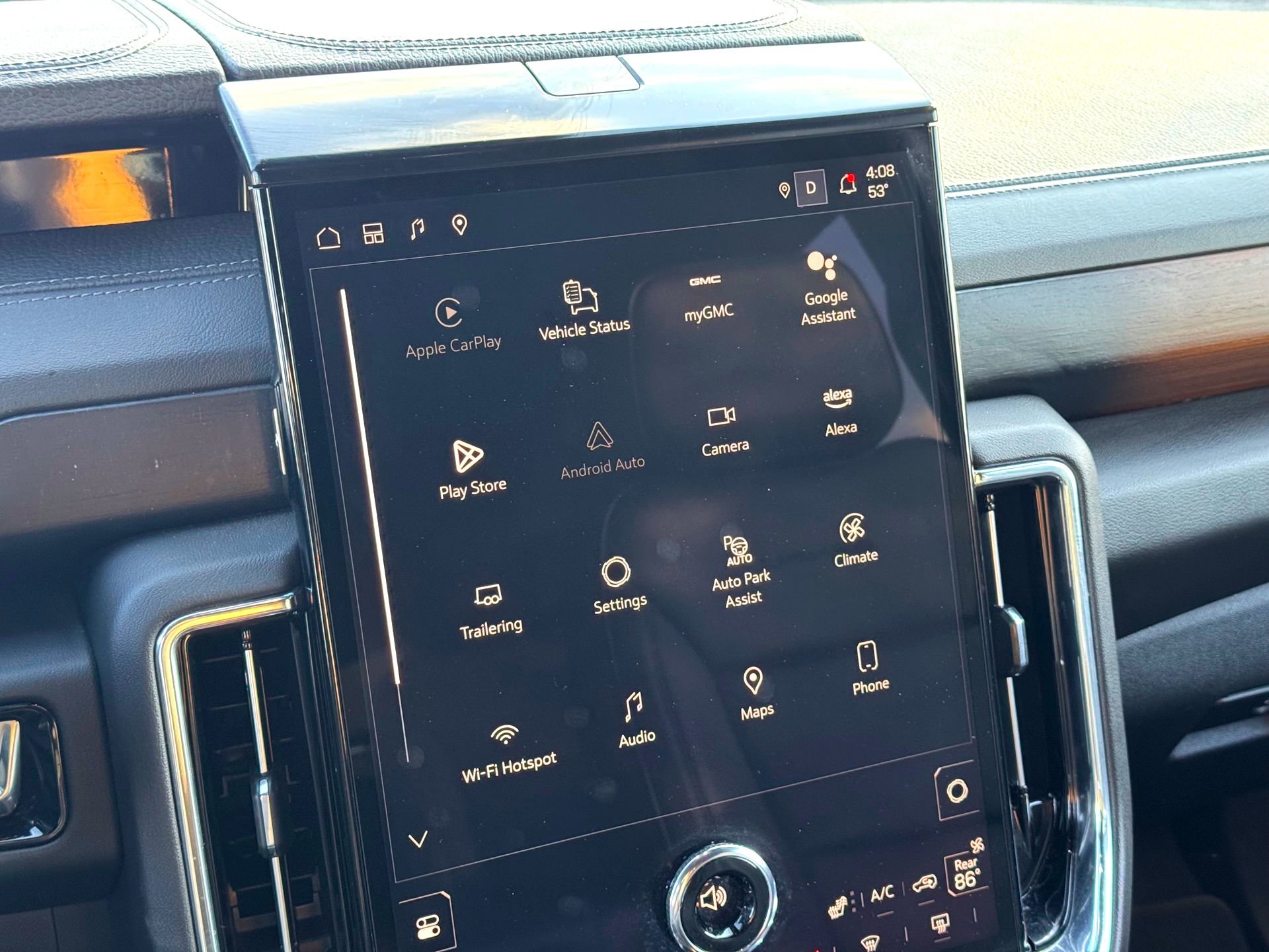 Used 2025 GMC Yukon Denali image 32