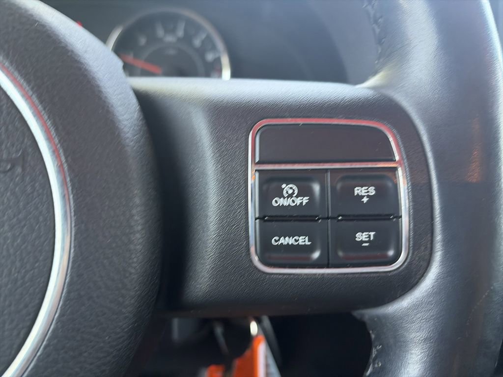 Used 2012 Jeep Wrangler Unlimited Rubicon w/ Connectivity Group AWD/4WD image 22