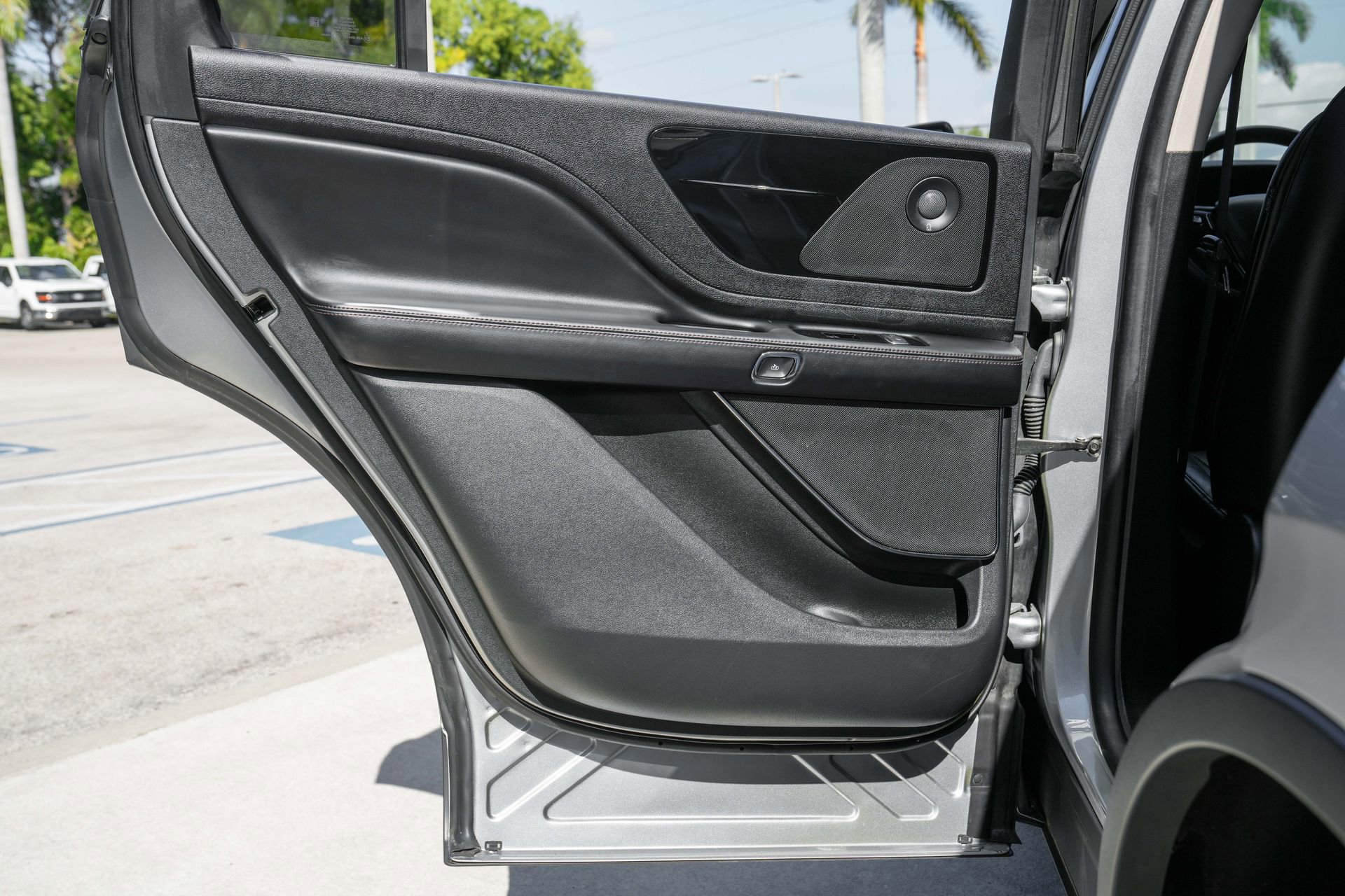 Used 2024 Lincoln Aviator Reserve image 31