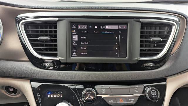 Used 2022 Chrysler Voyager LX FWD image 27