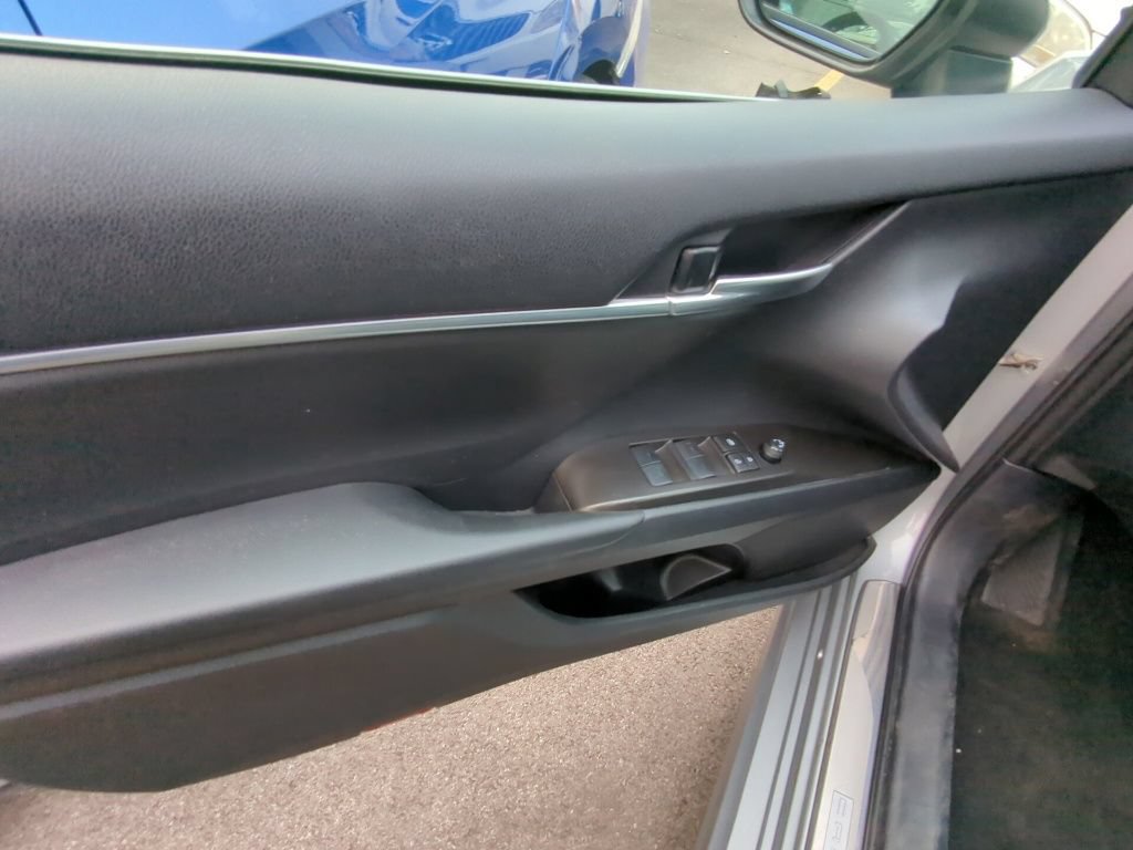 Used 2024 Toyota Camry SE FWD image 8