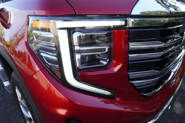 Used 2024 GMC Sierra 1500 SLT w/ SLT Premium Plus Package AWD/4WD image 33