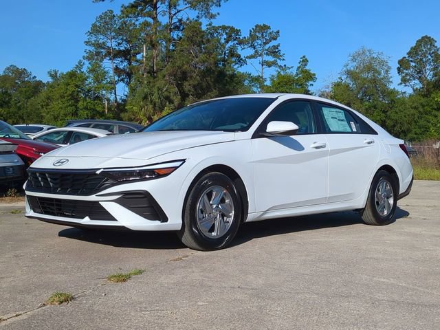 New 2026 Hyundai Elantra SE FWD image 2