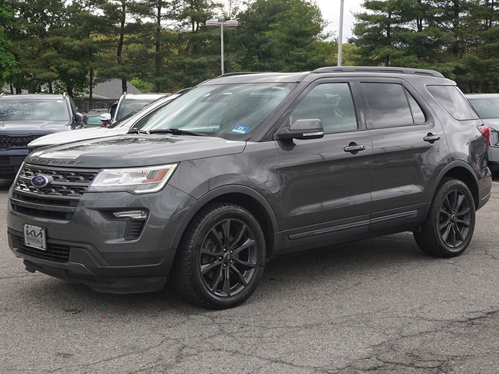 Used 2018 Ford Explorer XLT w/ Equipment Group 202A AWD/4WD image 11