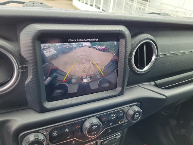 Used 2019 Jeep Wrangler Unlimited Sahara w/ Uconnect 4C Nav & Sound Group AWD/4WD image 31