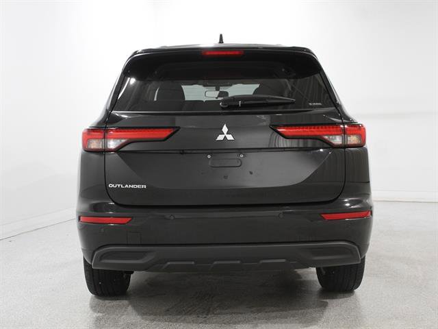 Used 2024 Mitsubishi Outlander ES image 20