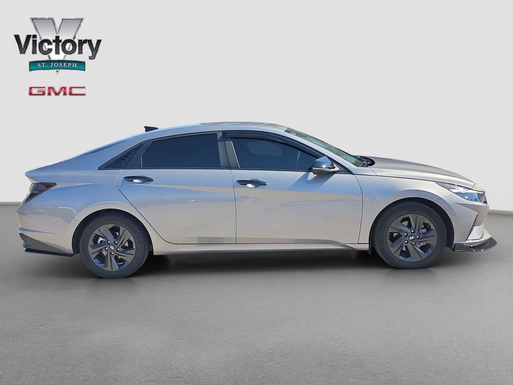 Used 2023 Hyundai Elantra SEL w/ Cargo Package image 18
