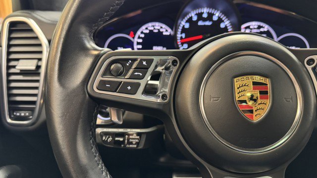 Used 2021 Porsche Cayenne Turbo image 21