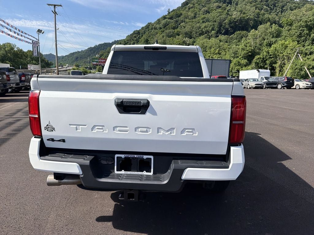 Used 2024 Toyota Tacoma TRD Off-Road AWD/4WD image 5