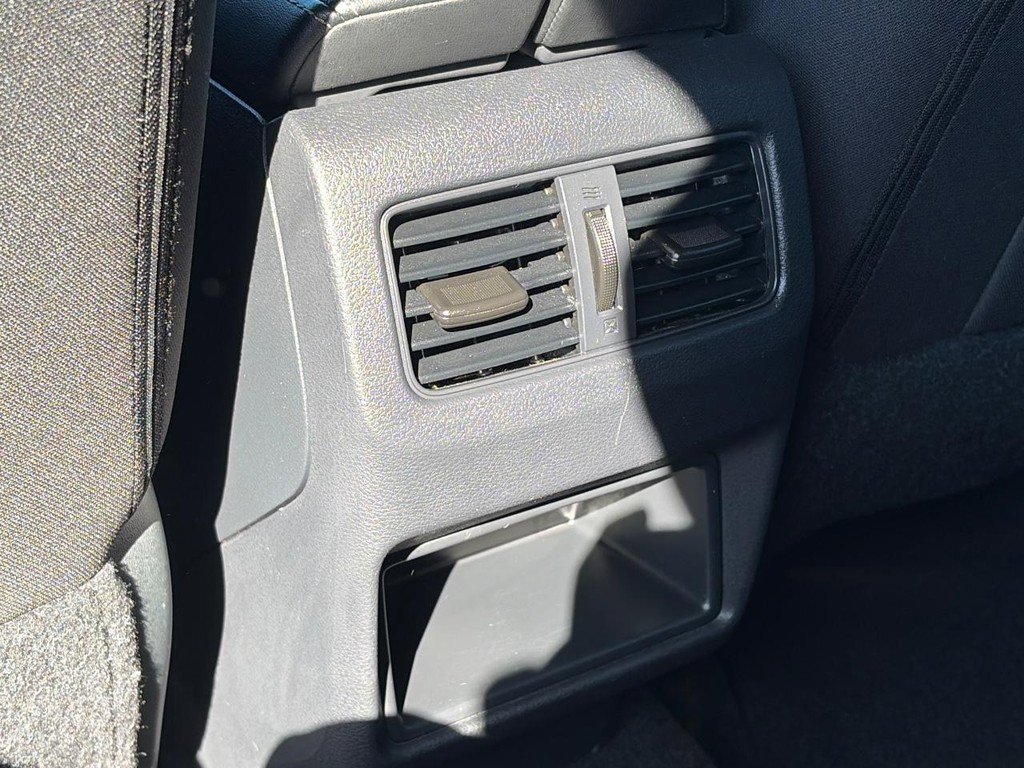 Used 2023 Nissan Rogue S AWD/4WD image 11