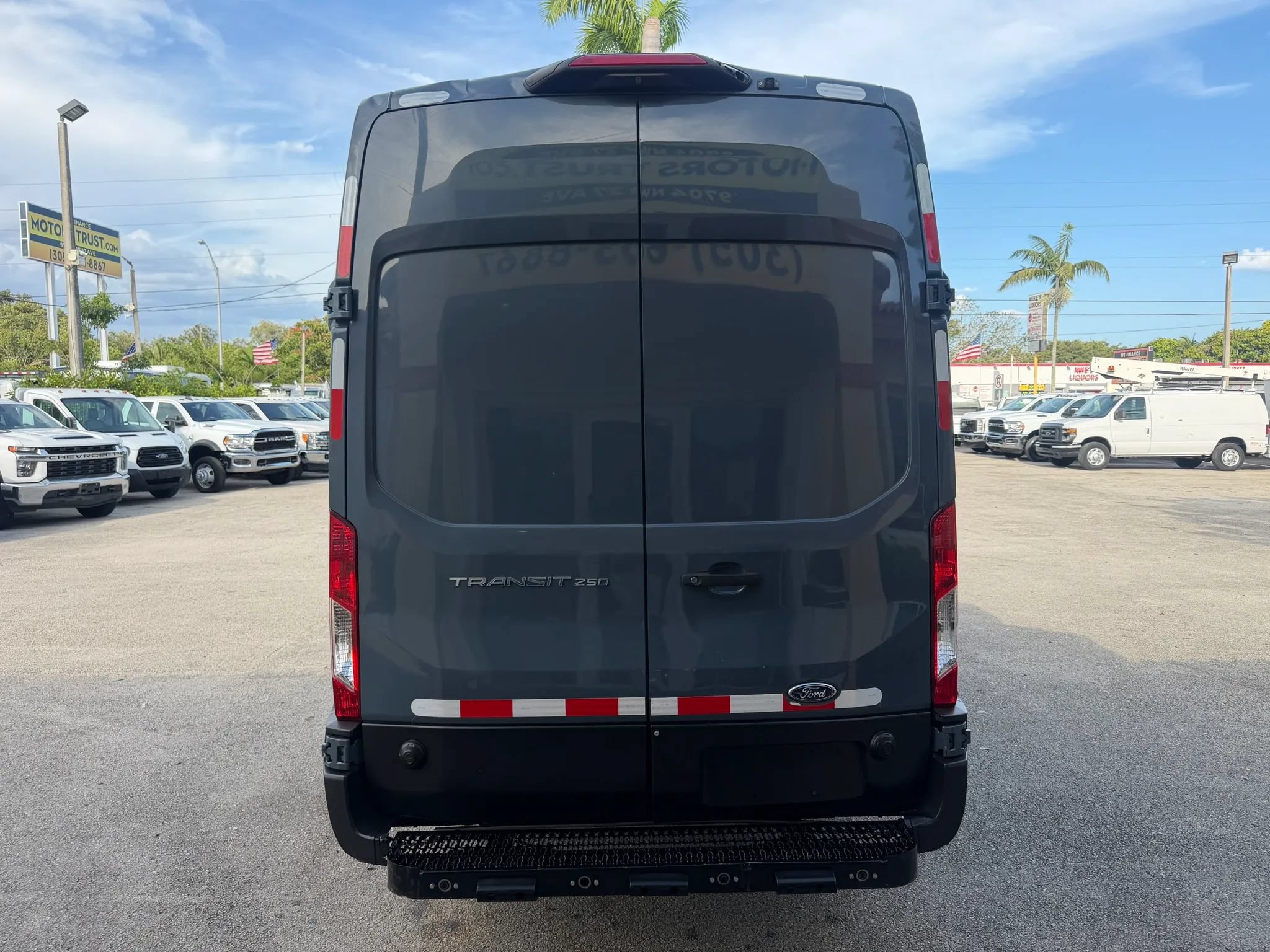 Used 2020 Ford Transit 250 148 High Roof Extended RWD image 4