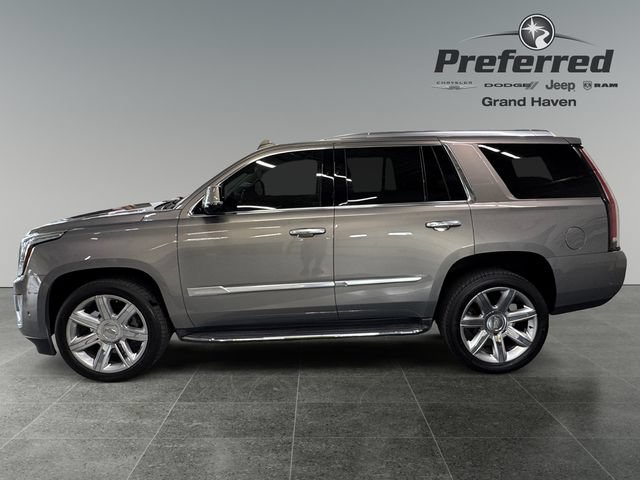 Used 2018 Cadillac Escalade Luxury AWD/4WD image 10