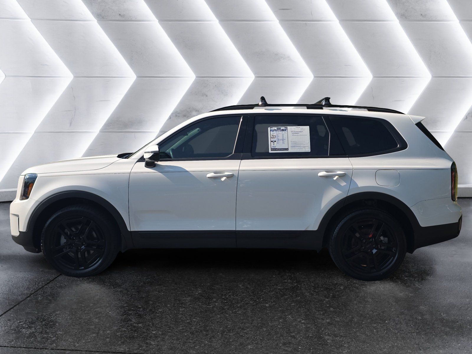 Used 2025 Kia Telluride SX X-Line AWD/4WD image 2