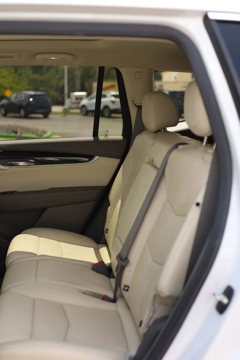 Used 2020 Cadillac XT6 Premium Luxury image 32