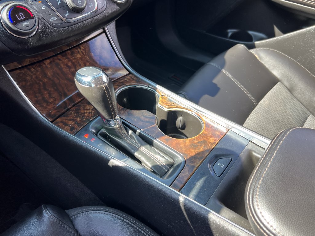 Used 2015 Chevrolet Impala LT w/ Convenience Package FWD image 35