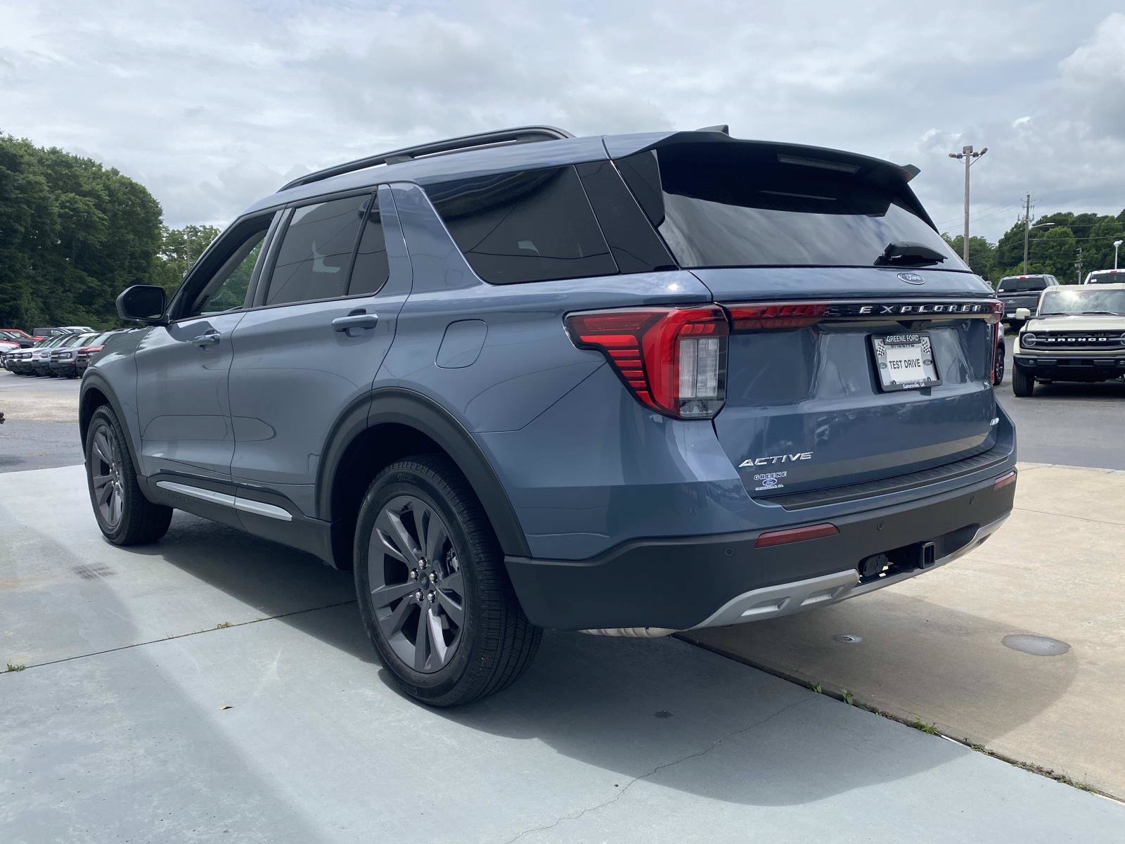 Used 2025 Ford Explorer Active w/ Active Comfort Package AWD/4WD image 10