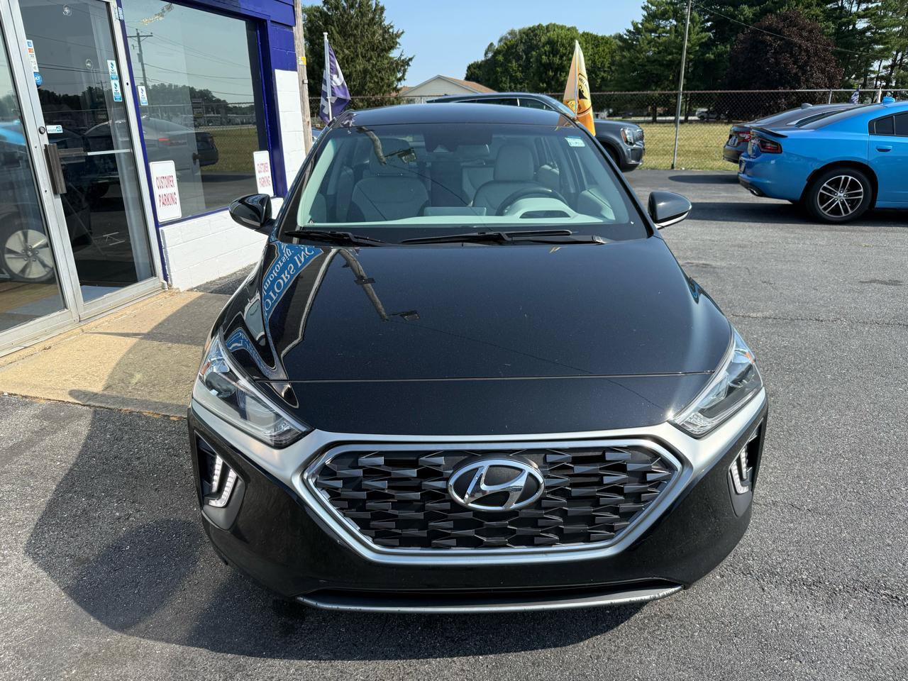 Used 2020 Hyundai Ioniq SE FWD image 4