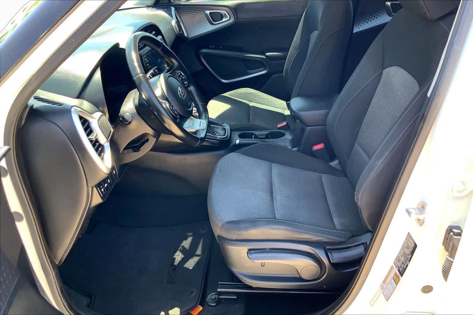 Used 2020 Kia Soul GT-Line FWD image 8