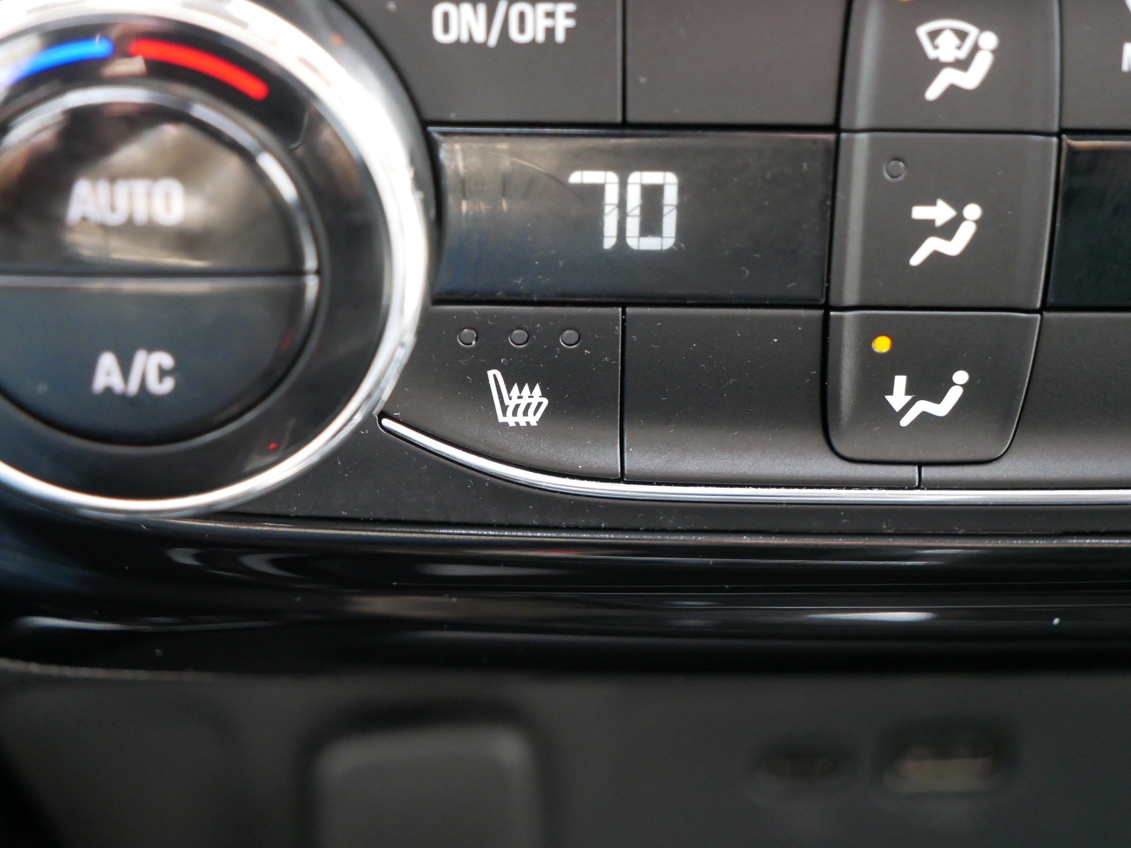 Used 2025 Chevrolet Trax ACTIV w/ Driver Confidence Package FWD image 29